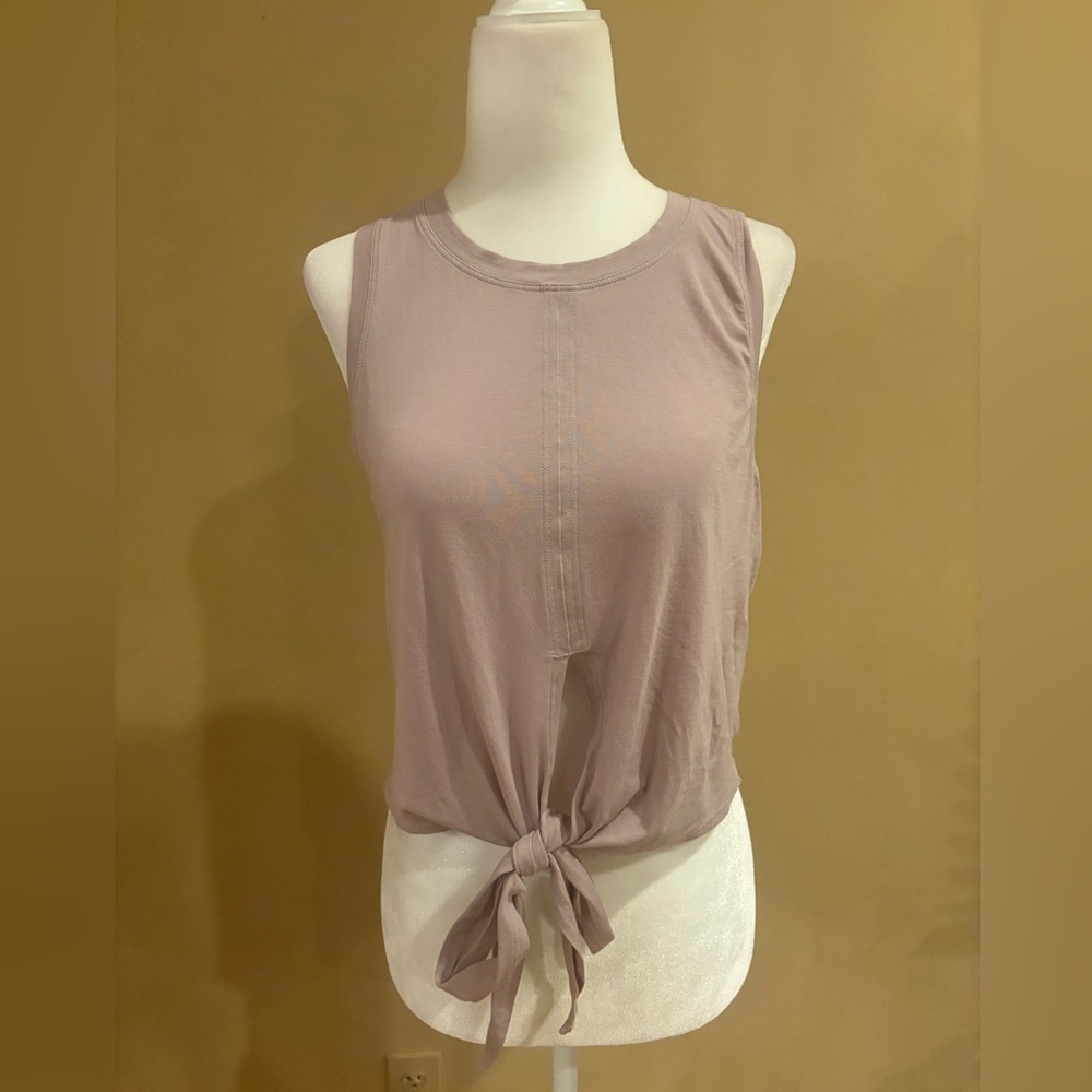 Lululemon Crop Front Knot Muscle Tank Top light mauve/lavender coloring  size 4